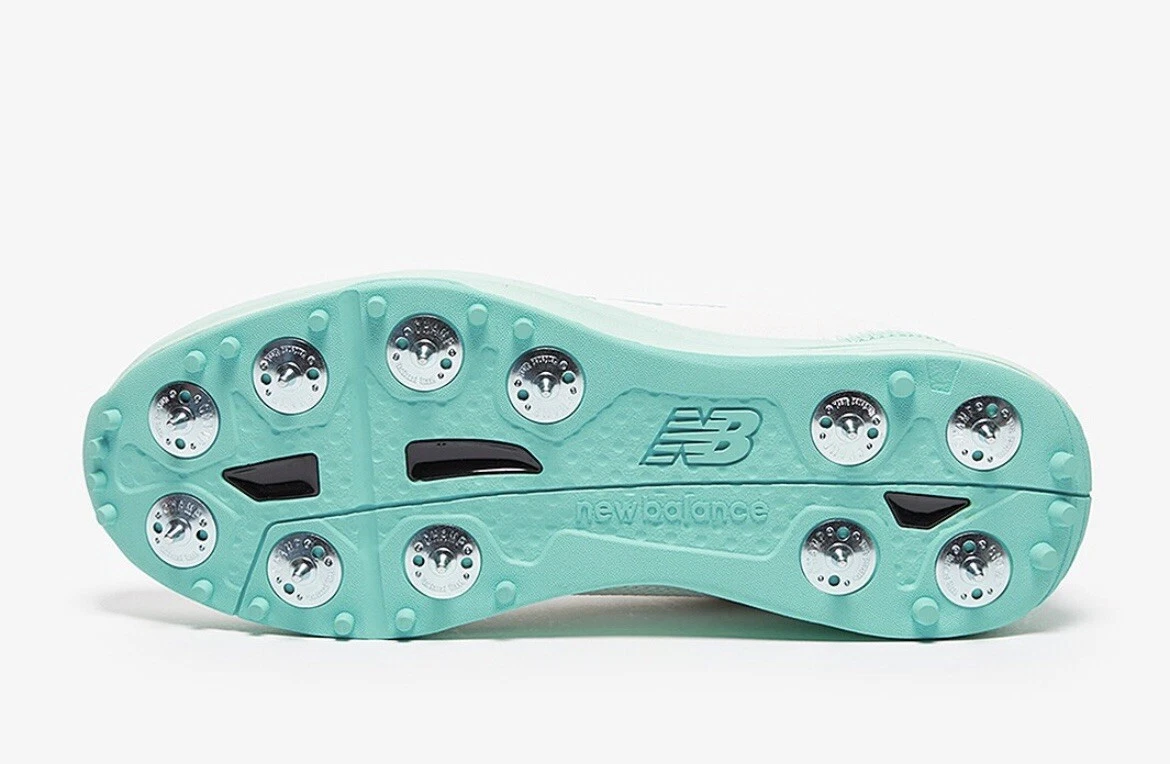 NB CK10 V5 Spiked Cricket Shoes - Image 3